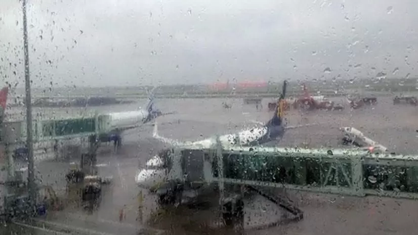 Heavy rains disrupt Kolkata, more than 30 flights cancelled