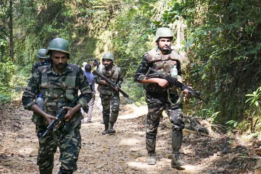 Security Forces Engage in Gunfight with Naxalites in Chhattisgarh