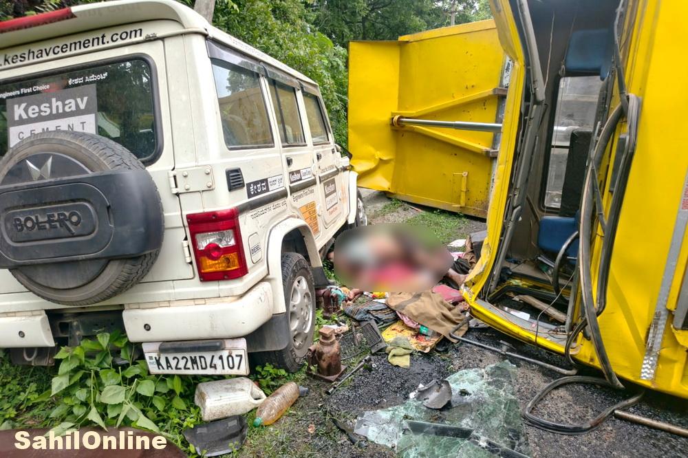Tipper driver killed, seven injured in four-vehicle crash near Joida in Uttara Kannada