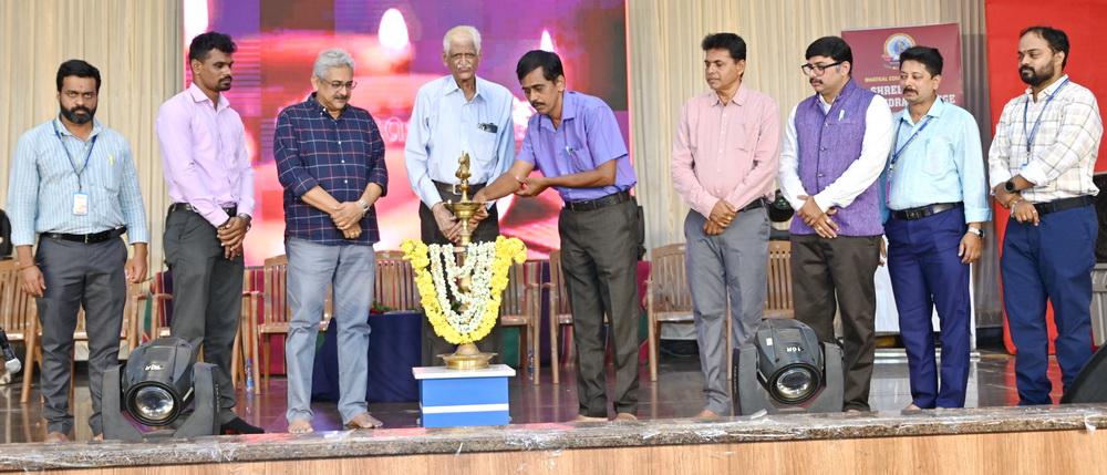 Positive mindset and perseverance key to success, students told at Bhatkal college event