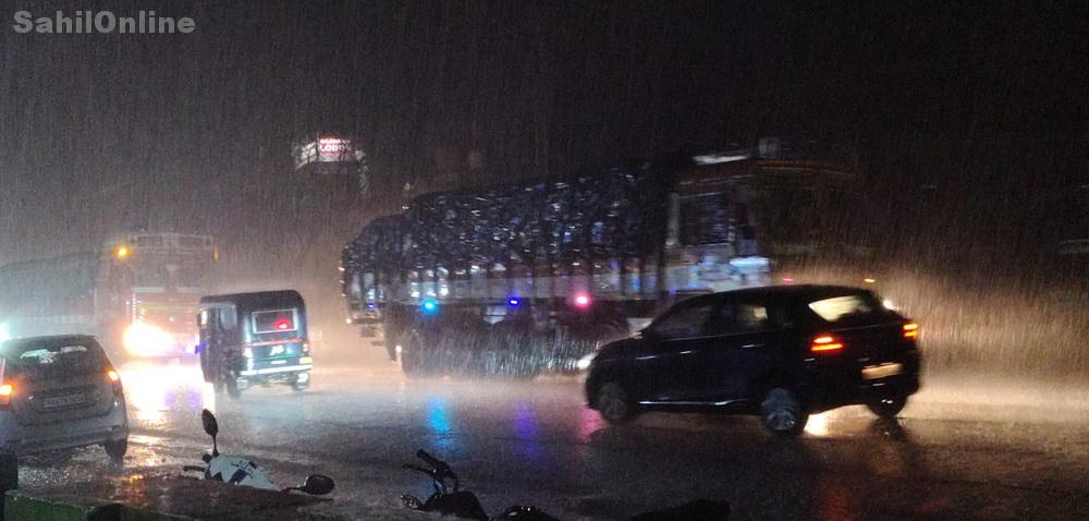 Rain brings relief from scorching heat in Bhatkal