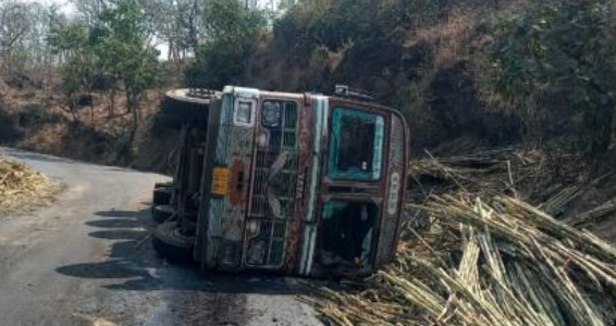 Six Labourers Dead, 11 Injured as Truck Overturns in Maharashtra