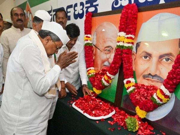 CM Siddaramaiah honors Mahatma Gandhi and Lal Bahadur Shastri with heartfelt tributes