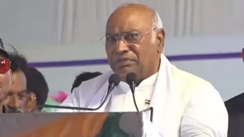 Kharge Accuses Modi Government of Undermining RTI Under the Guise of Data Protection