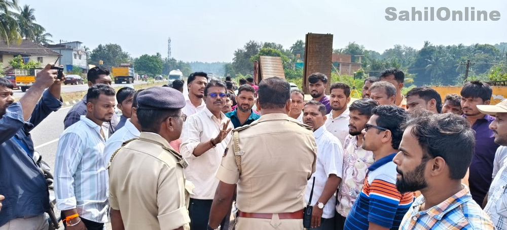 After Kaikini Basti, People of Mood Bhatkal halt NH expansion with same demand for underpass