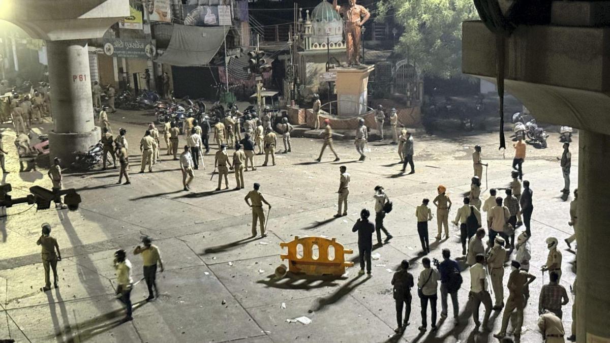 Violence triggers curfew in parts of Nagpur; Mayawati, Sena (UBT) slam Fadnavis Govt
