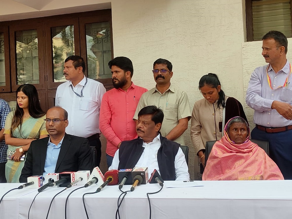 Bengaluru: Woman reunites with family after 23 years, Thanks to Social Welfare Department's efforts