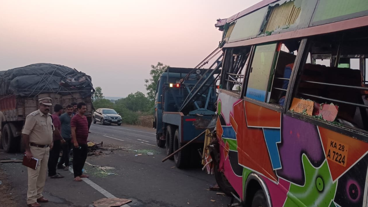Tragic collision in Kalaburagi: 5 dead, 11 injured as mini bus hits parked truck